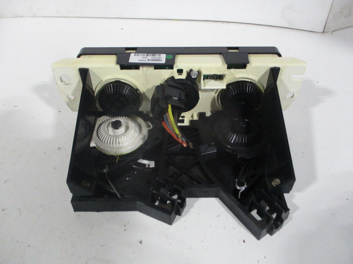 Pre-Owned 06-07 Saturn Ion  Heater Temperature Controle   (Good)