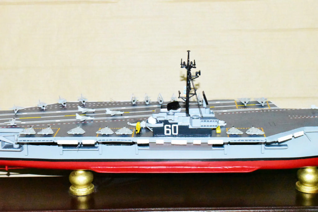 Saratoga -60 Aircraft Carrier Model,Navy,Scale Model,Mahogany,Forrestal Class