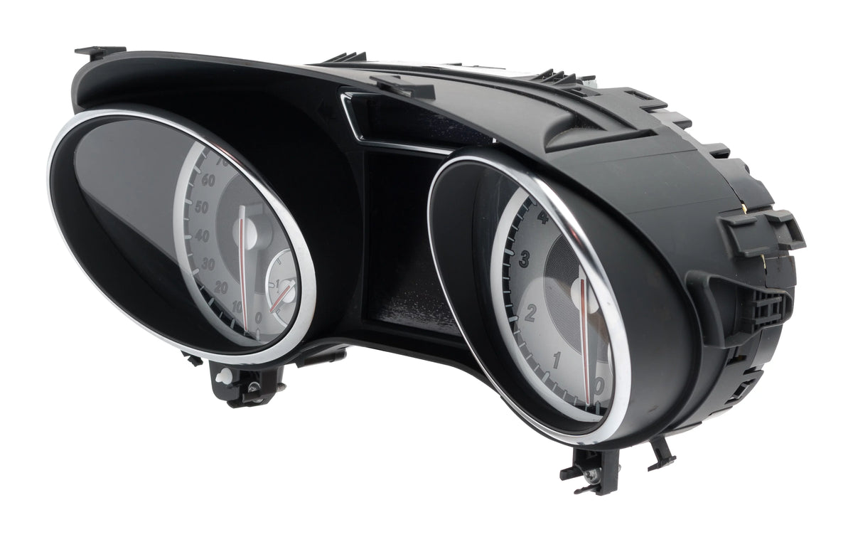 2014-15 Mercedes-Benz CLA250  Speedometer Instrument Gauge Cluster 1179007600